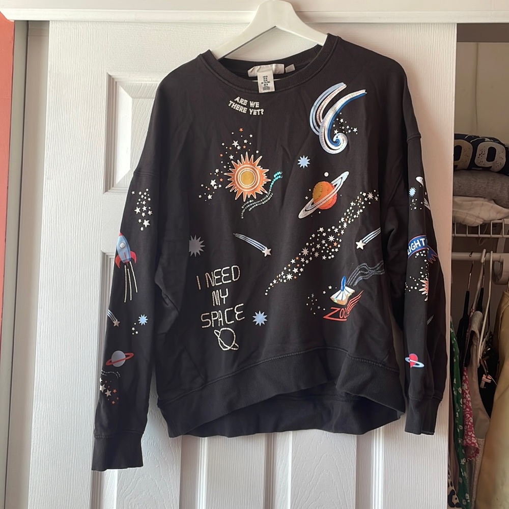 Funky space H&M sweatshirt